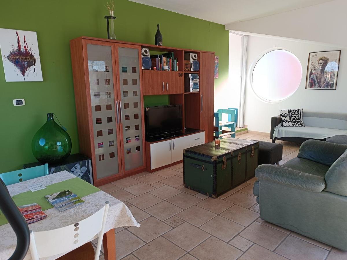 The Terrace Of The Artists Apartment Bari Exterior photo